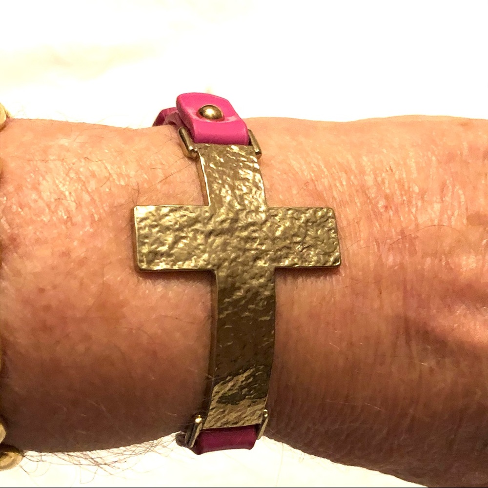 Gold Sideways Curved Hammered Cross Pink bracelet